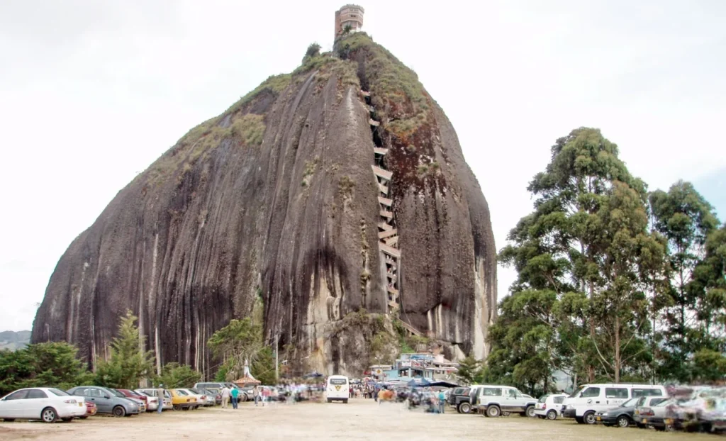 La Piedra El Peñol - Guatape Colombia